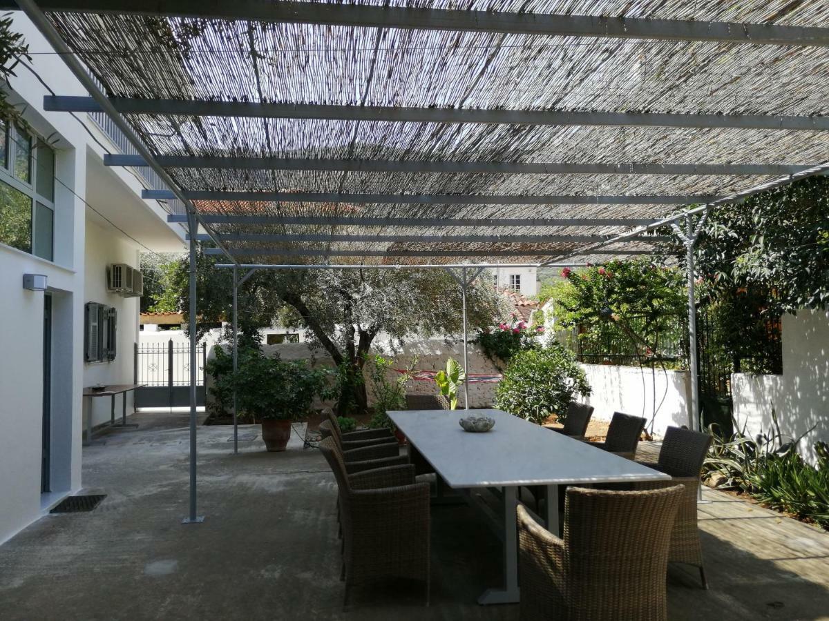 New Garden'S House Apartment เลโอนีดีออน ภายนอก รูปภาพ